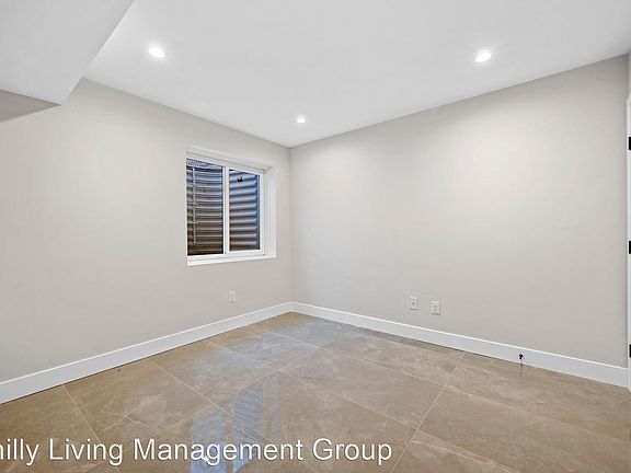 3rd image of 2149 N Franklin St #10876377