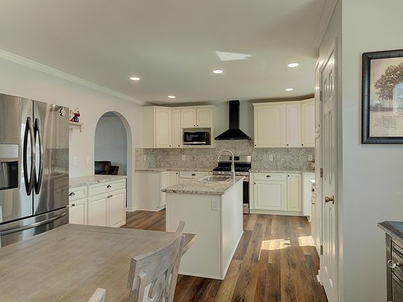 2nd image of 4067 Marsol Ave