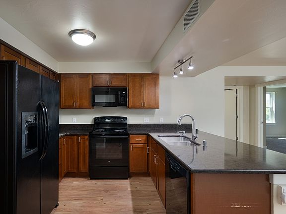 3rd image of 210 S Cottonwood Rd #208