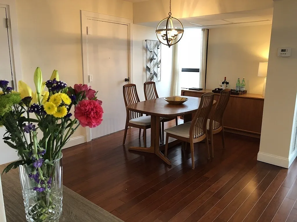 2 bed, 2.0 bath, 1255 sqft, $5,300 — Photo 4