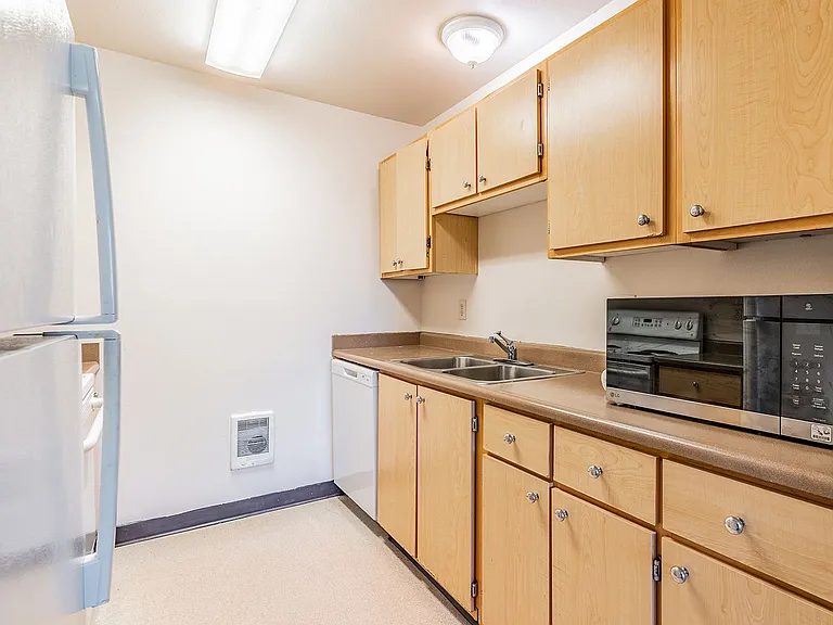 INCOME RESTRICTED Affordable Apartments in Hazelwood! — Photo 28