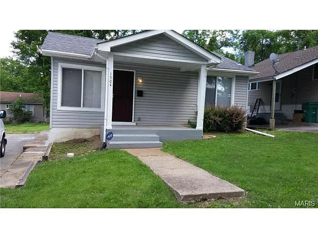 1504 Nixon Ave photo 1