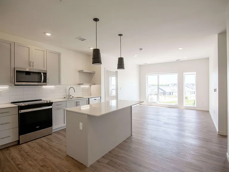 The Earl Apartments 2 Bed 2 Bath 1047