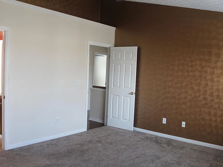 5885 Blaverly Dr — Photo 7