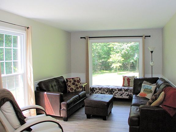 Living room w/picture window