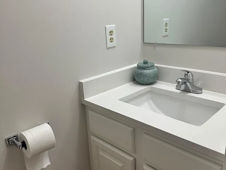 4847 Chevy Chase Dr #172 — Photo 32