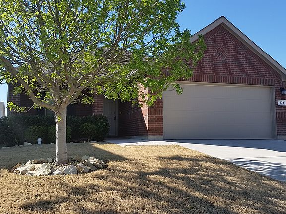 3rd image of 1233 Artesia Dr