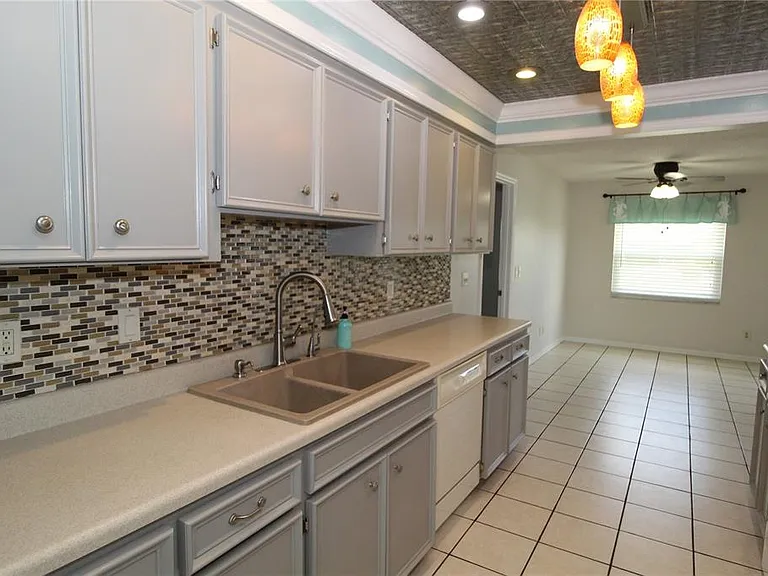 309 Bryce Ct — Photo 13