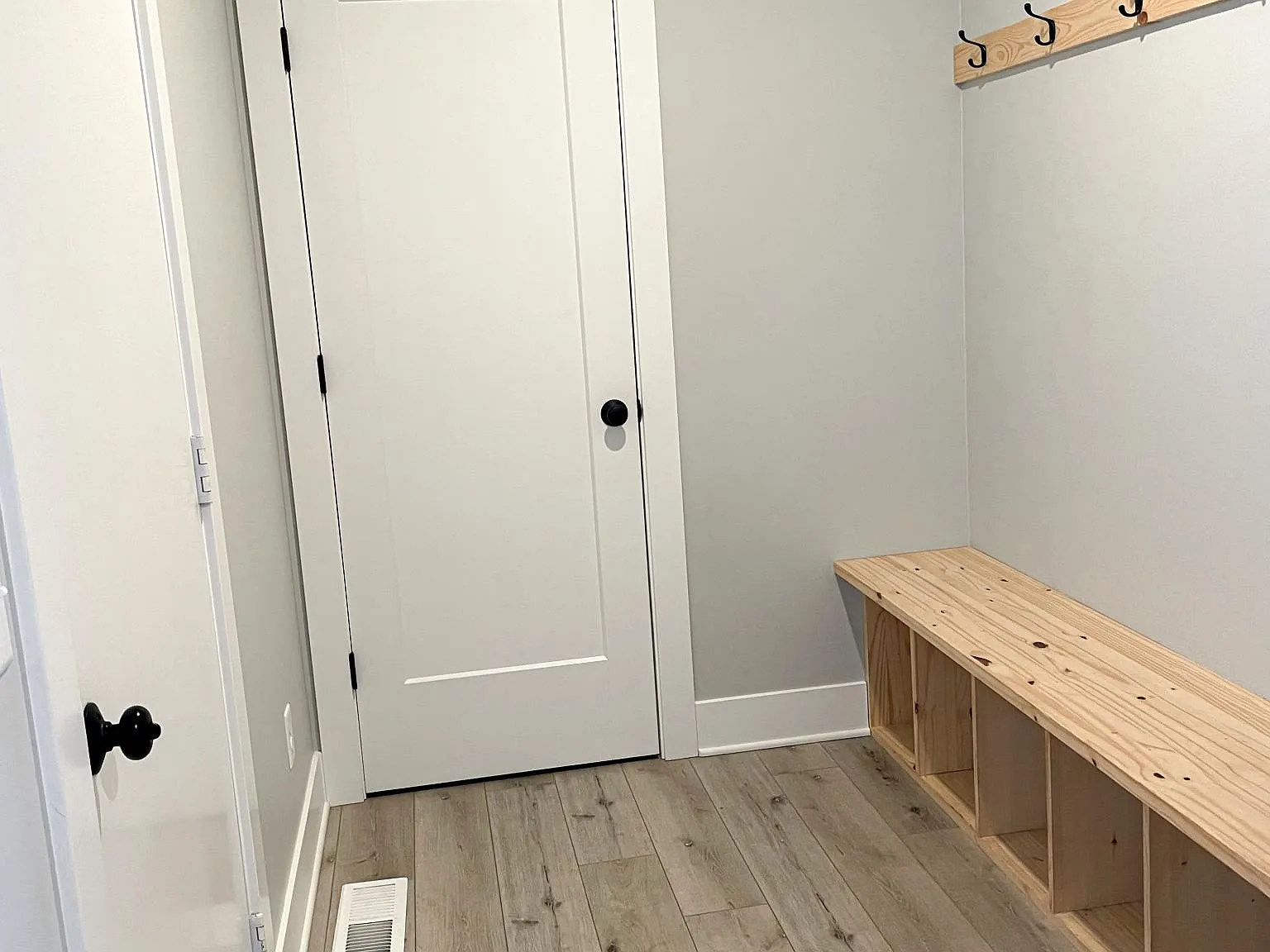 3 bed, 1800 sqft, $2,400 — Photo 3