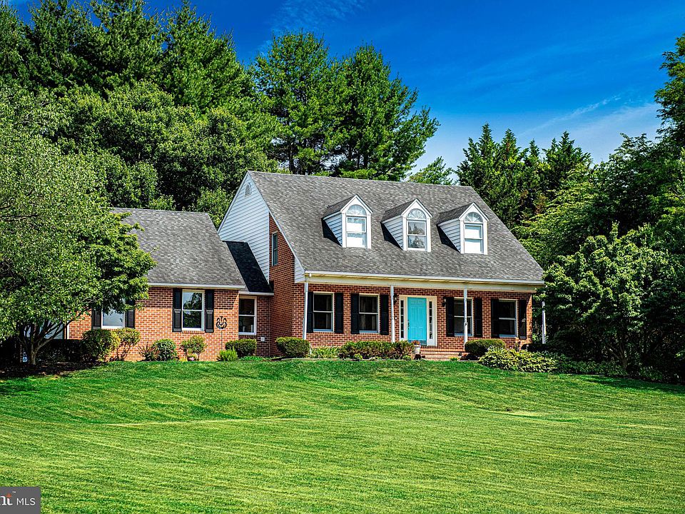1st image of 709 Pheasant Dr