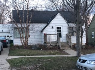 616 Elizabeth St, Petoskey, MI 49770