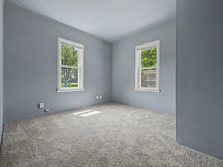 24915 Saint Paul Blvd — Photo 9