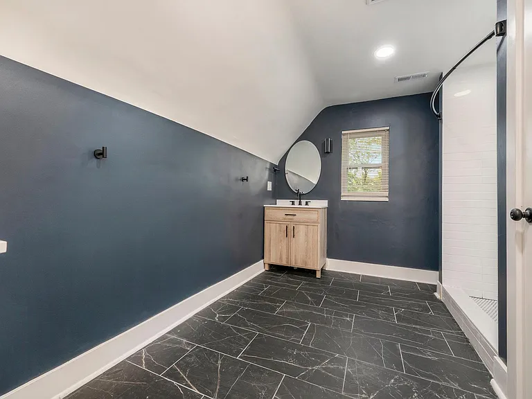 2828 Summit St — Photo 14