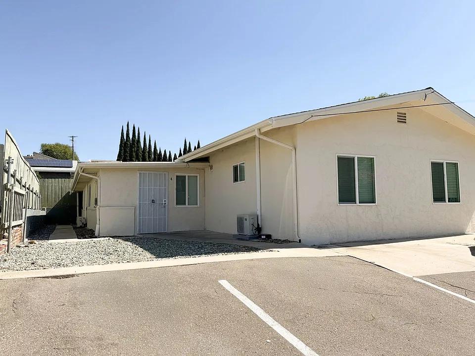3955 Helix Ln