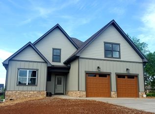 2110 Leah Ln, Maryville, TN 37803