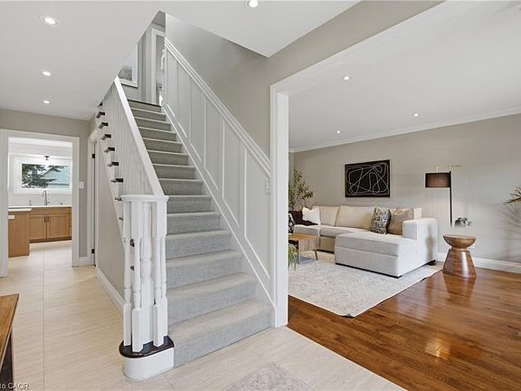 5th image of 27 John Martin Cres