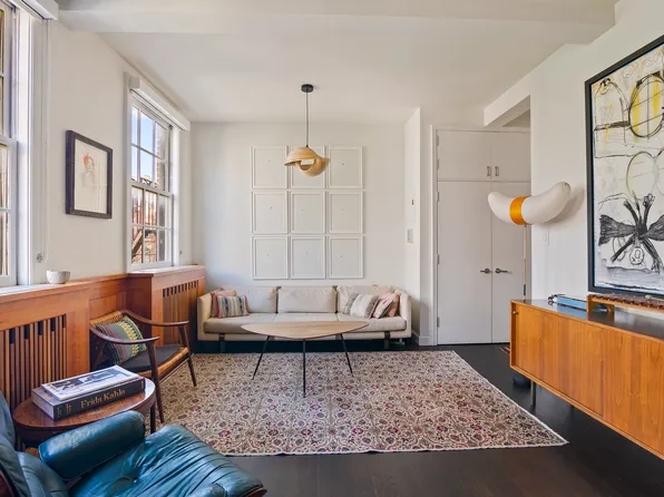 290 West 11th Street image 1 of 15