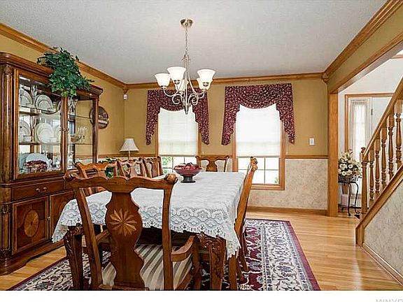 3rd image of 33 Apple Blossom Blvd