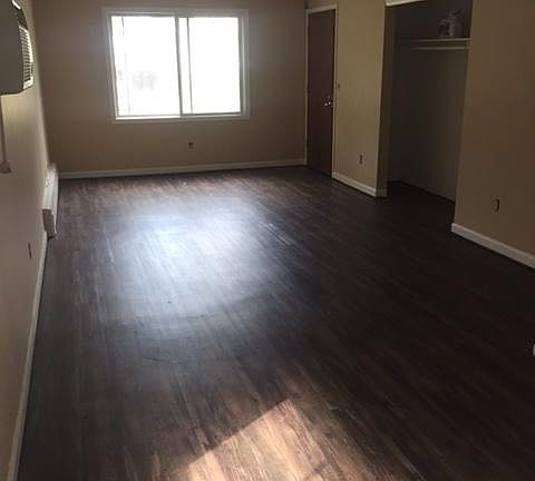 5th image of 580 Grand Ave