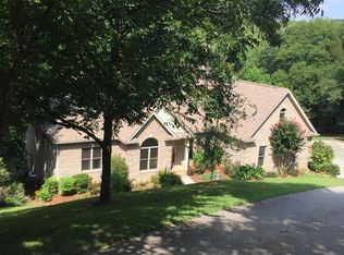1720 Hope Creek Rd, Lenoir City, TN 37771