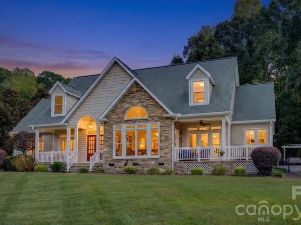 946 Lake Club Dr, Rock Hill, SC 29732