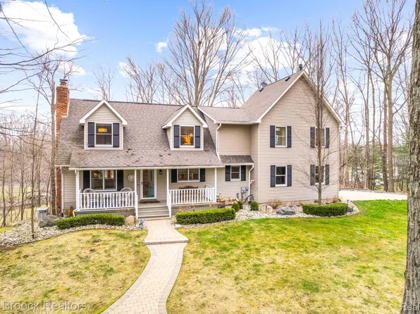 4100 Waterland Dr W, Metamora, MI 48455