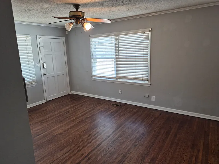 1231 N Allegheny Ave — Photo 3
