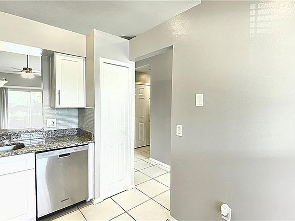 5th image of 13336 Fairway Glen Dr APT 202