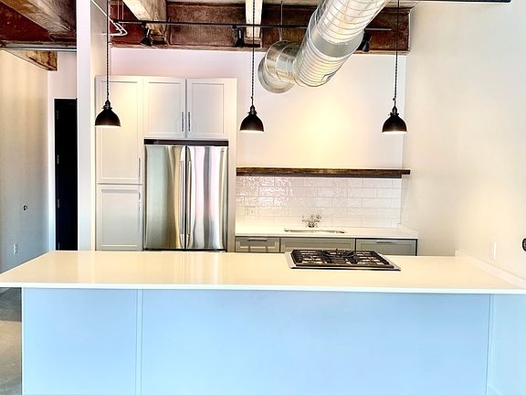 2nd image of 1513 Walnut St #403