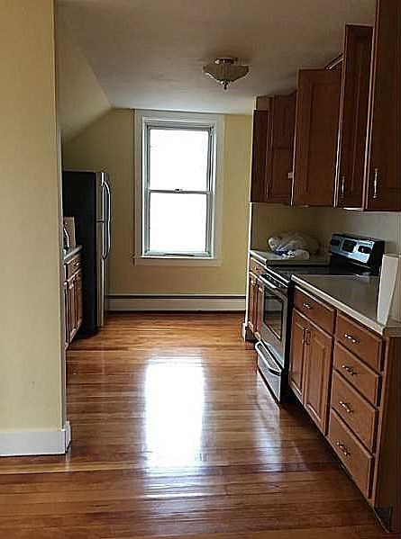 1st image of 9 Cherry Ln