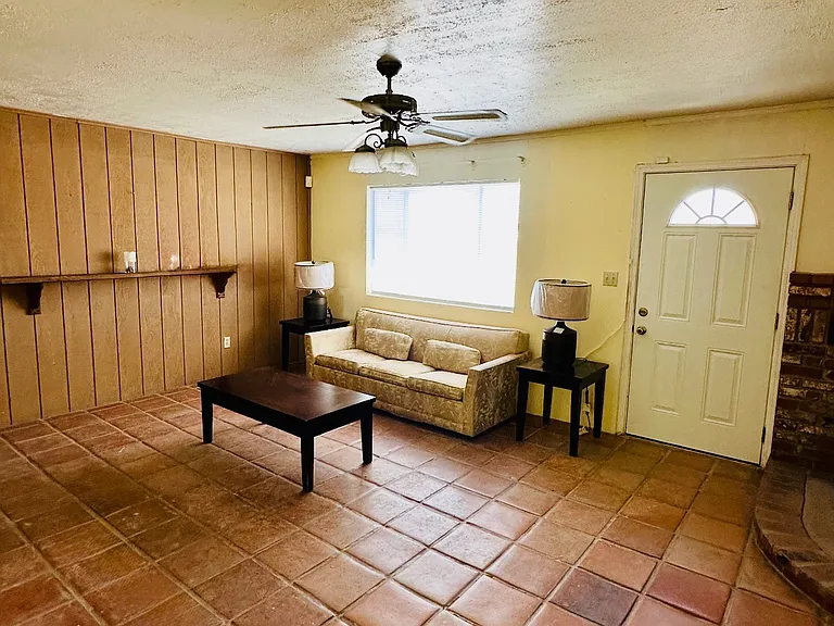 8913 Fir Ave — Photo 10
