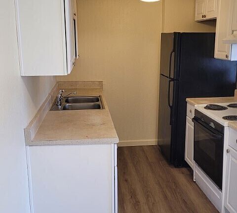 5th image of 4630 E Southgate Ave