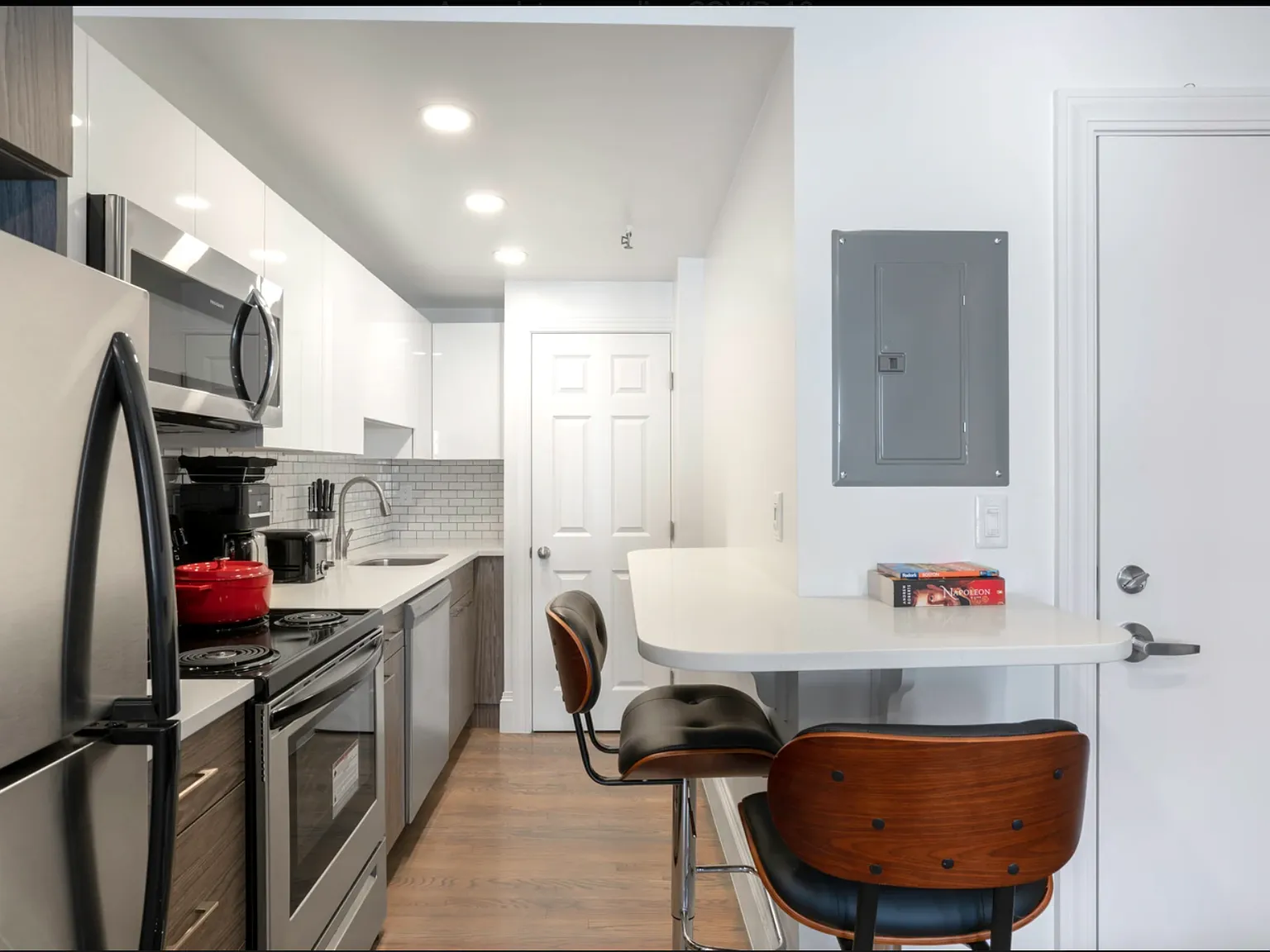 1 bed, 9999 sqft, $3,150 — Photo 2