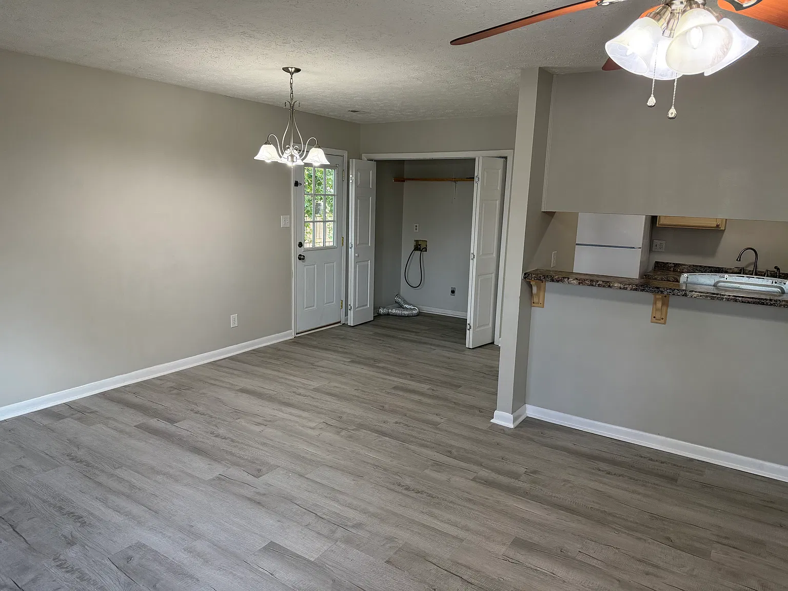 3 bed, 1272 sqft, $1,600 — Photo 4