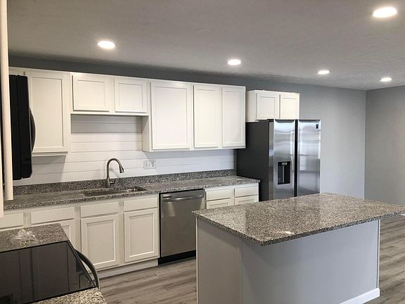 3rd image of 3526 Dinsmore Castle Dr