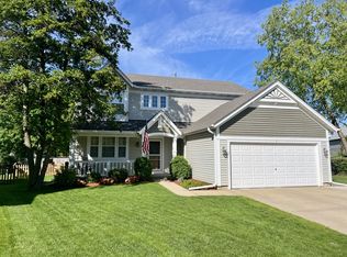 7 Ivy Ct, South Elgin, IL 60177