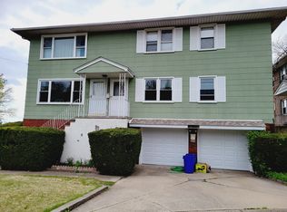 405 Mayer Ct, Ridgefield, NJ 07657