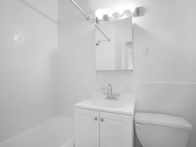160 W 71st St #4U — Photo 9