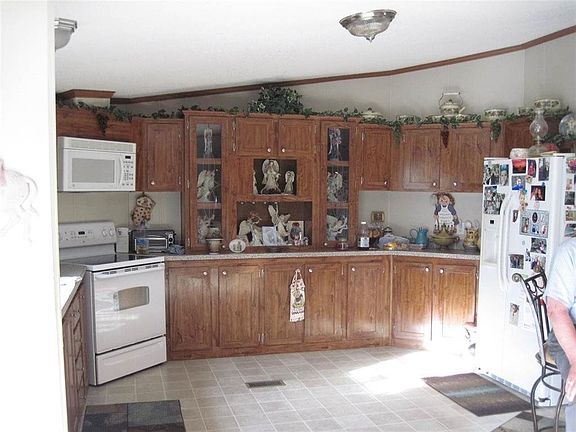 5th image of 90 Sanshirl Dr