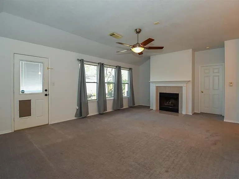 16122 Speyburn Ct — Photo 2
