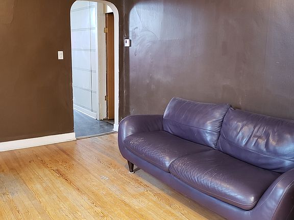 4th image of 503 W 26th St #2E