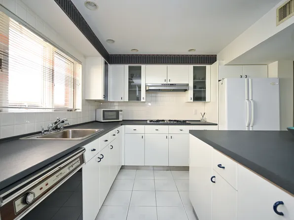 29 Kansas Place image 21 of 24