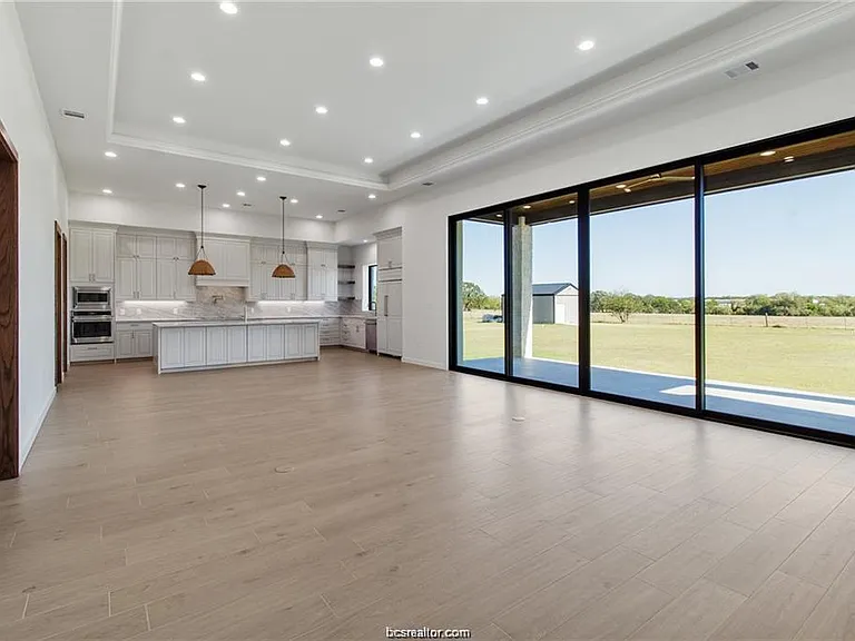 4558 Hicks Ln — Photo 8
