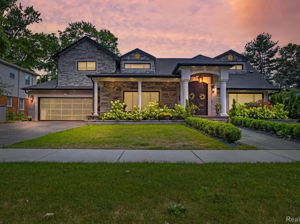 746 N Gulley Rd, Dearborn, MI 48128