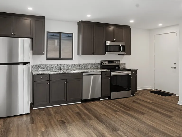 1310 Lake Ave #4 — Photo 3