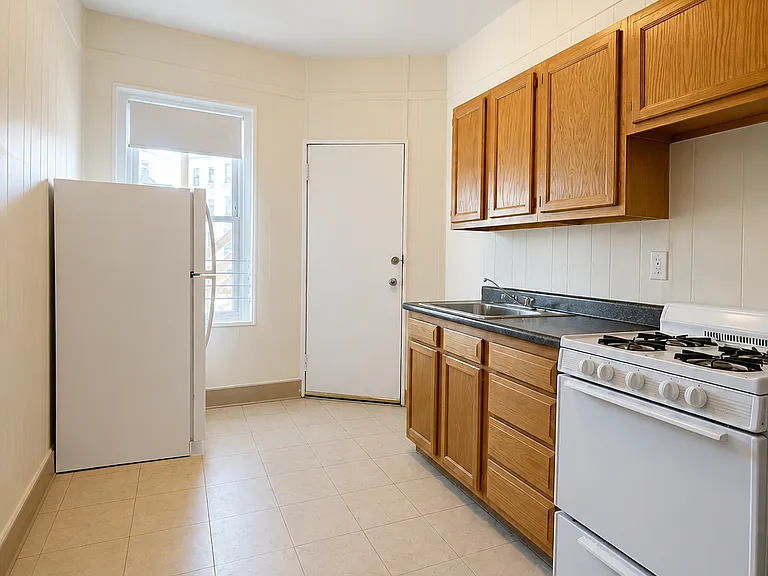 130-134 Englewood Ave #2 — Photo 6