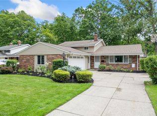 24185 Carla Ln, North Olmsted, OH 44070