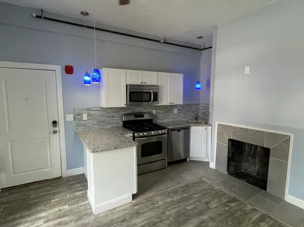 6 Windsor St APT 2, Worcester, MA 01605