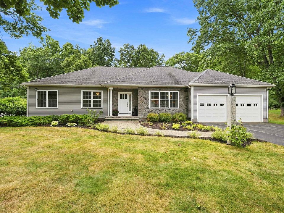 1st image of 8 Rolling Ridge Road