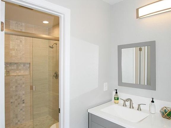 4th image of 3625 Bowie Ct